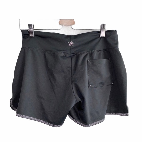 ⭐️So sporty shorts in excellent condition - Picture 3 of 13